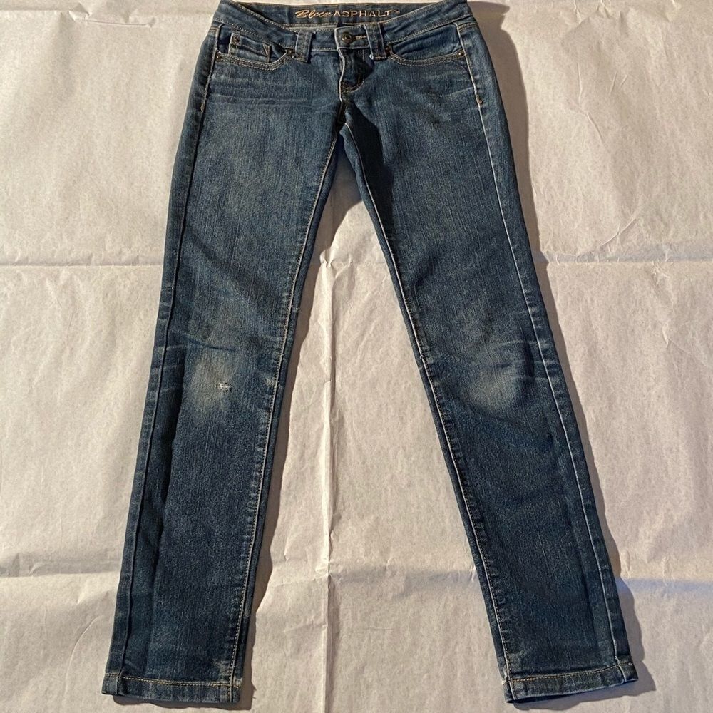 Blue Asphalt medium wash jeans